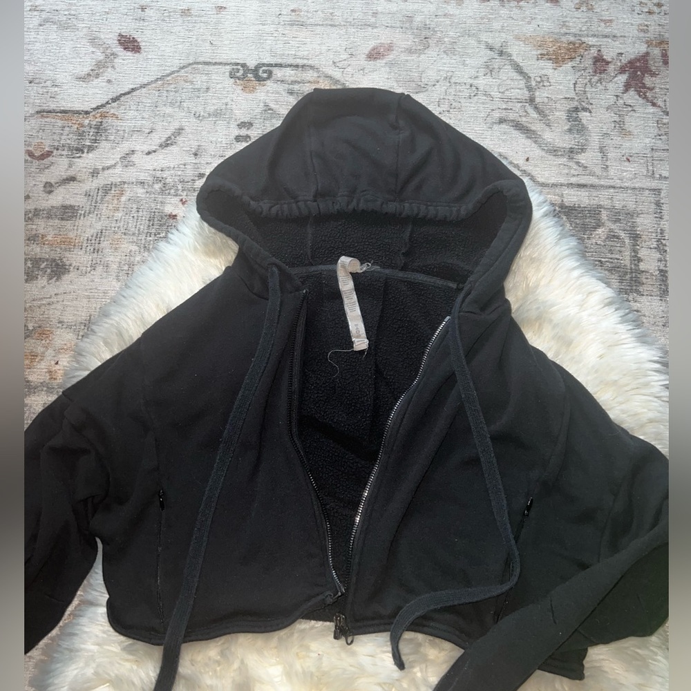 ALO Yoga cropped zip up hoodie Black size XS